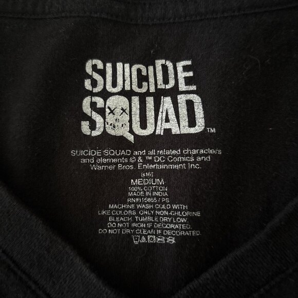 Suicide Squad Black and Red Tee - Picture 4 of 5